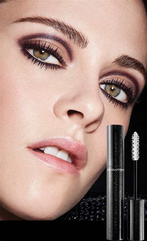 chanel mascara revolution